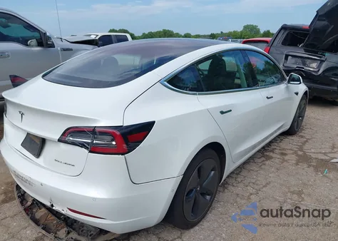 2018 Tesla Model 3 Long Range/Performance из США, поврежденный, VIN 5YJ3E1EB8JF178871